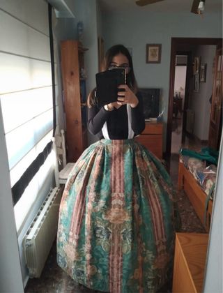 Traje regional valenciana fallera