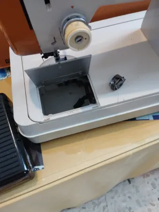 Maquina de coser Alfa