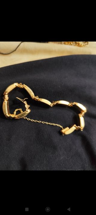Pulsera bañada en oro