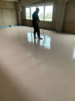 Nivelante suelo radiante