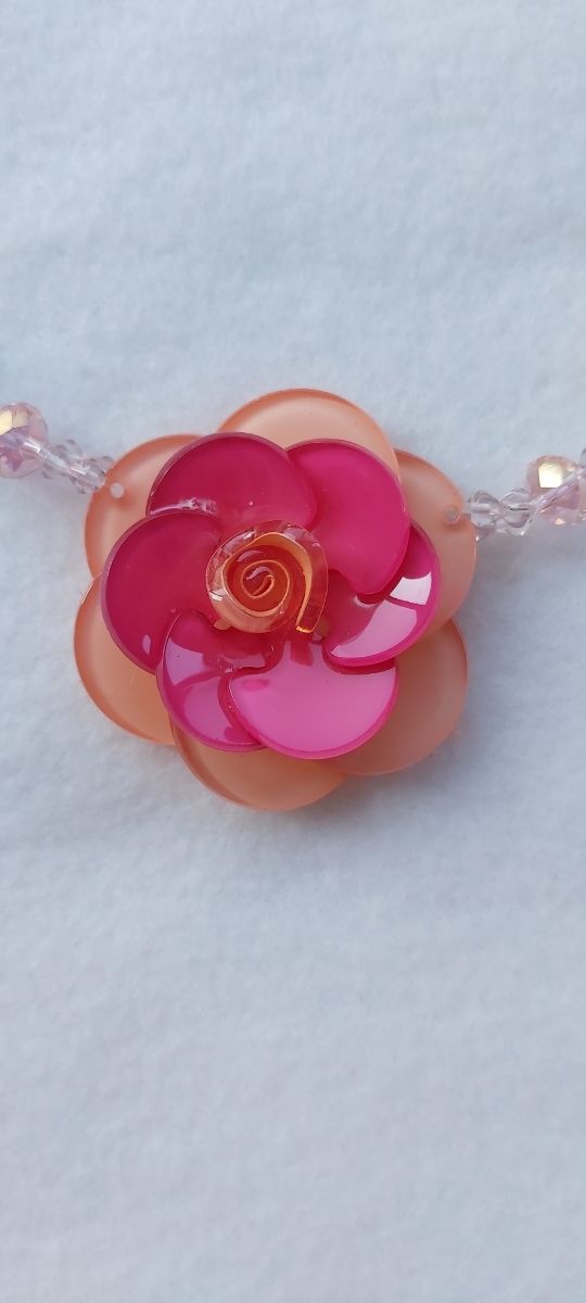 Set di collana e orecchini con resine,rosa