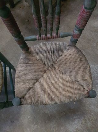 Dos sillas antiguas madera