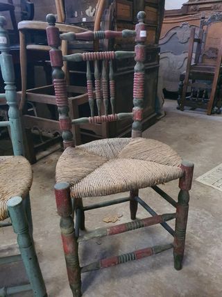 Dos sillas antiguas madera