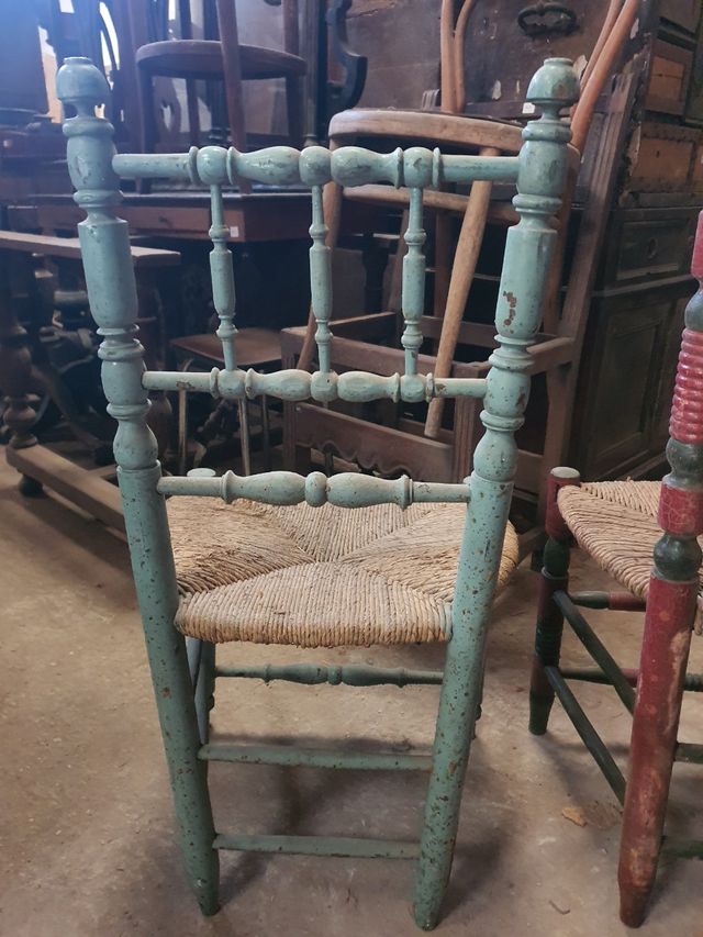 Dos sillas antiguas madera