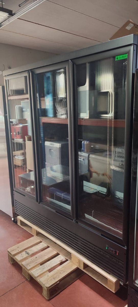 ARMARIO EXPOSITOR 3PUERTAS CRISTAL OCASION