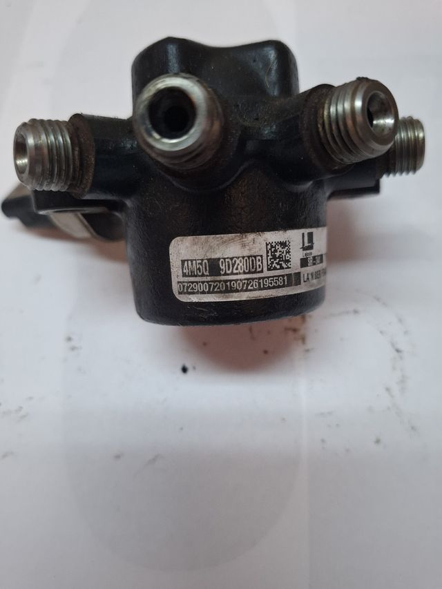 RAMPA INYECTORA FORD