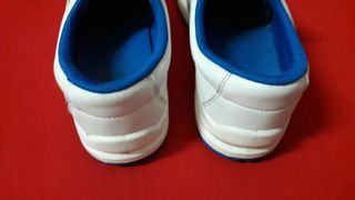 PAR DE ZAPATOS SEGURIDAD COLOR BLANCO TALLA 43 EU