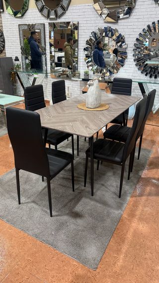 MESA DE COMEDOR EXTENSIBLE + 4 SILLAS