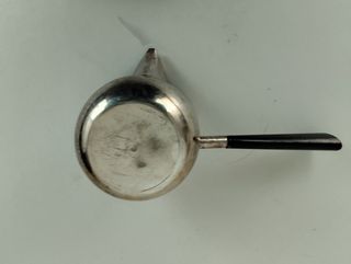 Jarra de alpaca con sello