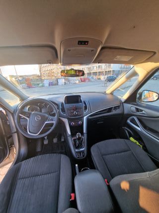 Opel Zafira 2016