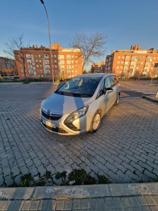 Opel Zafira 2016