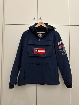 Chaqueta con capucha Norway