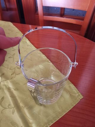 CUBITERA CON PINZAS.