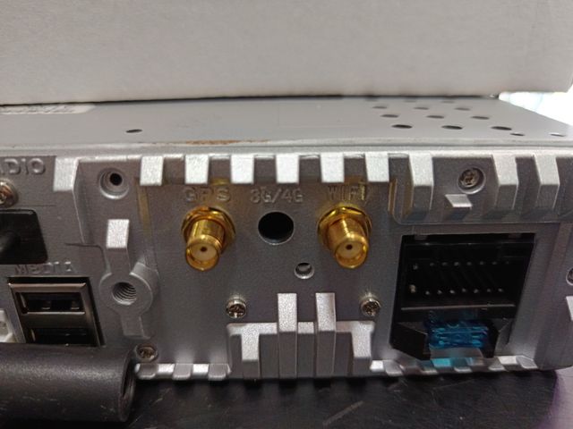 AUTORADIO GPS BLUETOOTH MANOS LIBRES