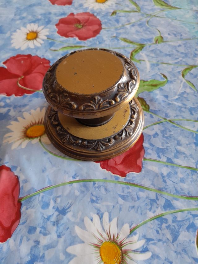 Tirador de puerta bronce