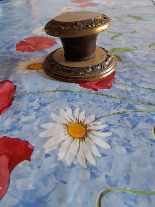 Tirador de puerta bronce