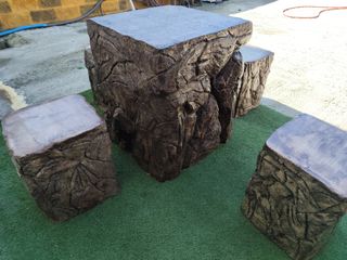 Mesa y bancos tematizado de piedra