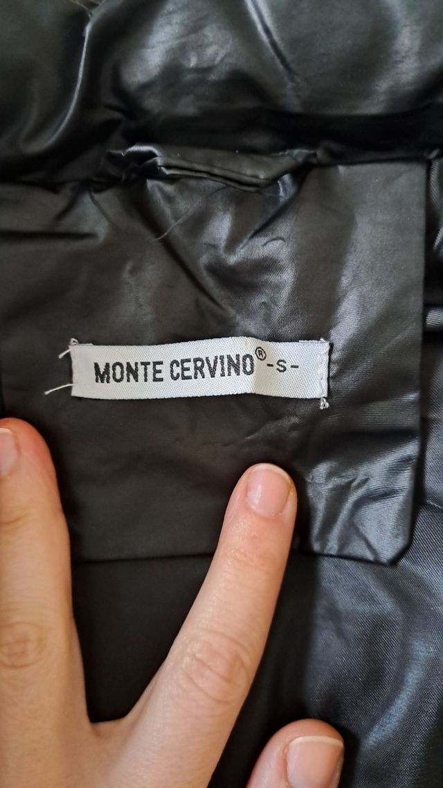 Abrigo negro peplum de Monte Cervino
