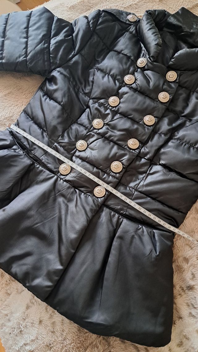 Abrigo negro peplum de Monte Cervino