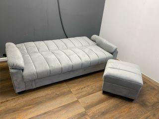 Sofa cama con puff gris terciopelo