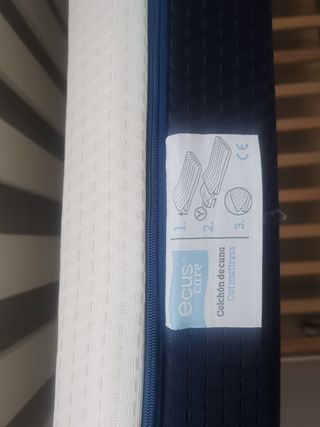 Cuna marca TRAMA. Colchón marca Ecuscare opcinal