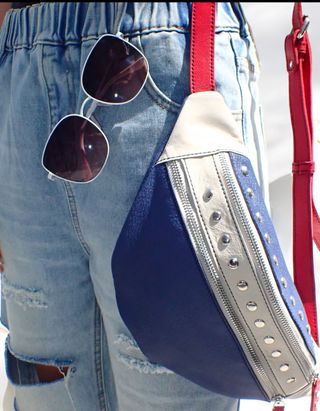 Bolso riñonera color azul y rojo piel cuero Caomka