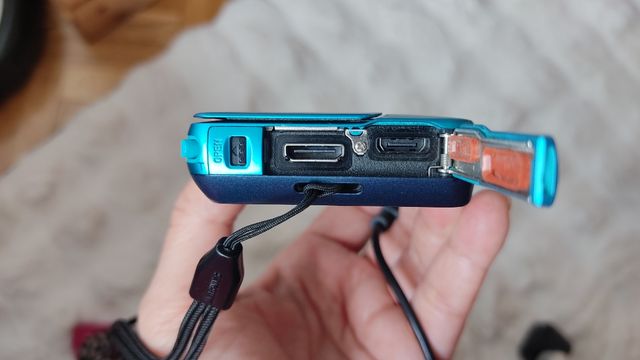 Cámara Sony DSC-TX10 SUMERGIBLE