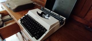 Maquina de escribir Litton Imperial