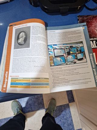 Libro de Economía 1 de bachillerato.