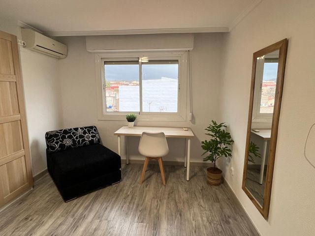 Habitaciones en ELDA (individual y para PAREJA)