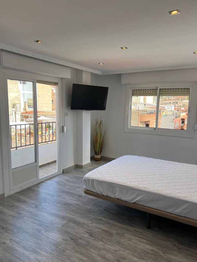 Habitaciones en ELDA (individual y para PAREJA)