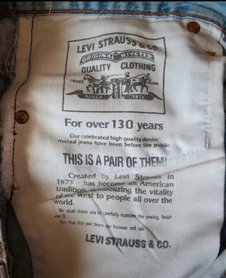 Pantalon Levi's 507  W32 L34acortados a 101cm pier