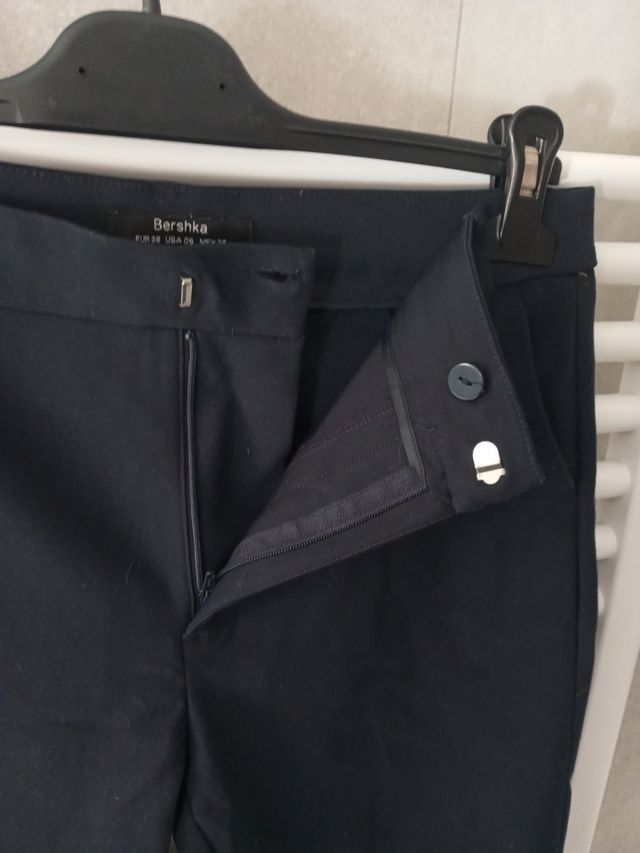 Pantaloni a sigaretta Bershka