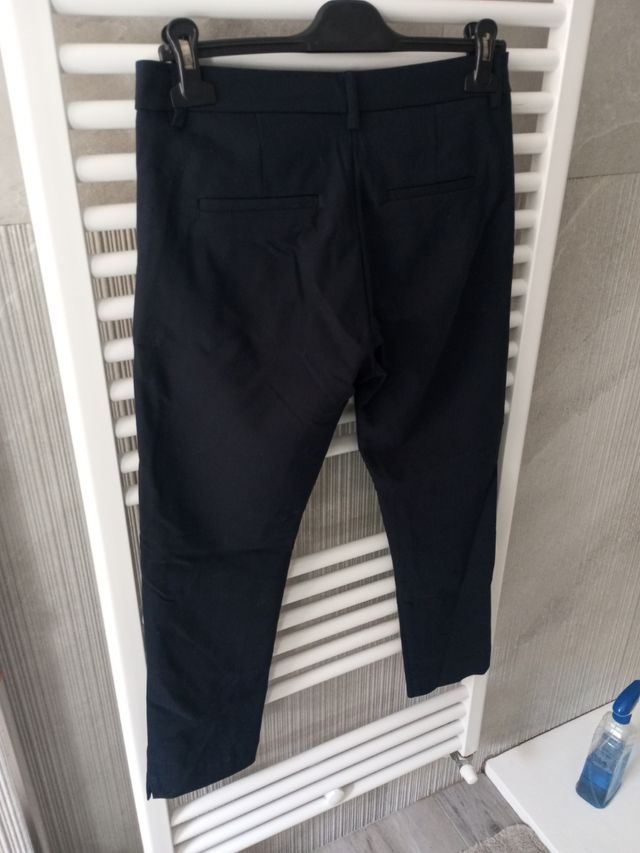 Pantaloni a sigaretta Bershka