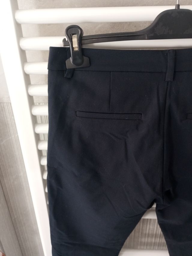 Pantaloni a sigaretta Bershka