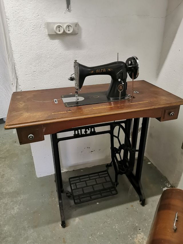 Maquina de Coser ALFA
