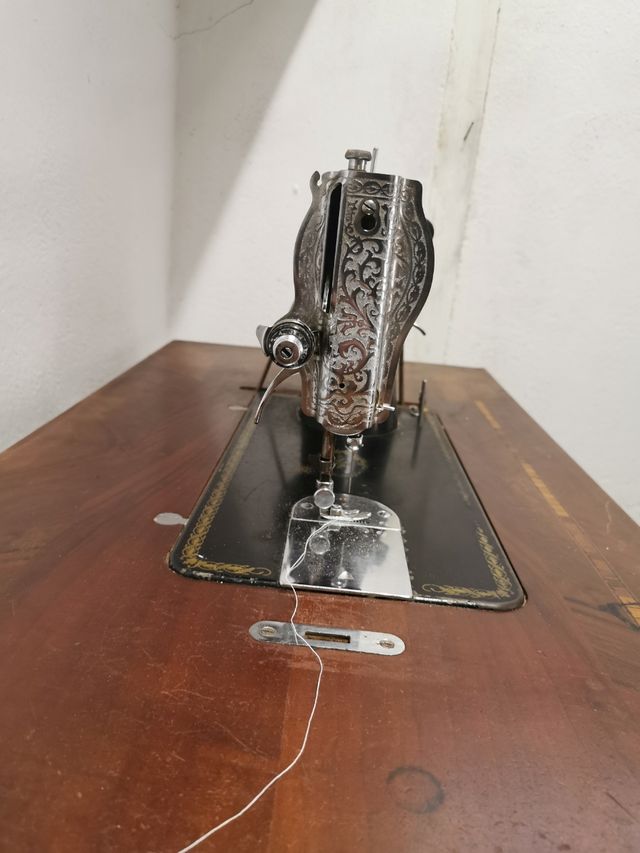 Maquina de Coser ALFA