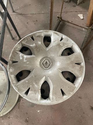 llantas con tapacubos Renault