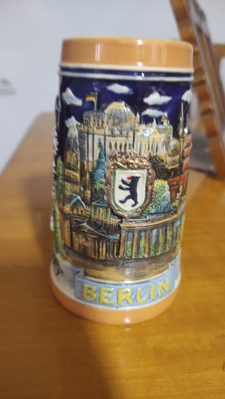 Jarras de cerveza alemana retro