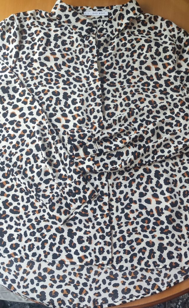 Camisa Easy Wear estampada mujer