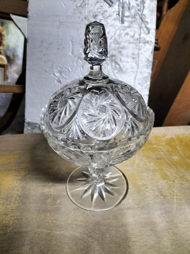 Gran Bombonera en Cristal Tallado BOHEMIA