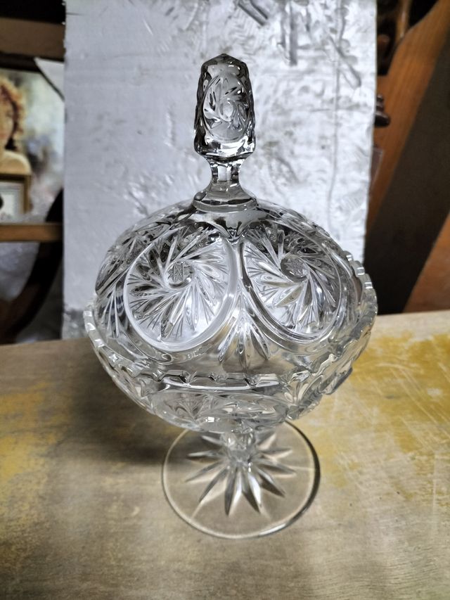 Gran Bombonera en Cristal Tallado BOHEMIA