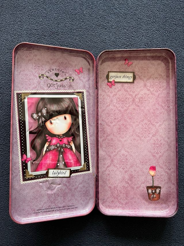 Estuche metálico Santoro Gorjuss