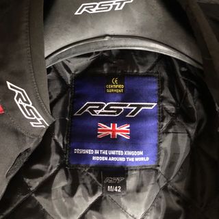 Cazadora de moto RST