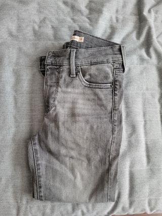 Pantalón LEVIS gris T.26