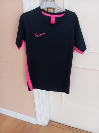 Camiseta Nike rosa y negra niño/a