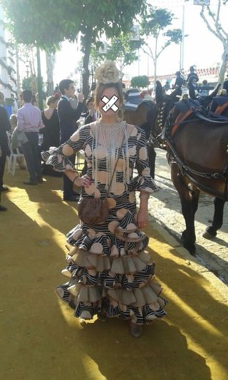 Flamenca traje precioso
