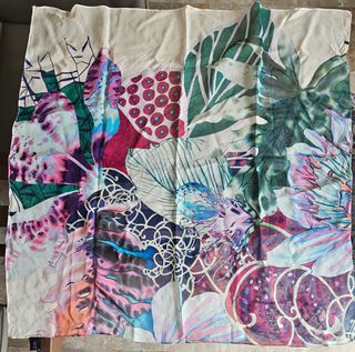 Foulard di seta fantasia floreale