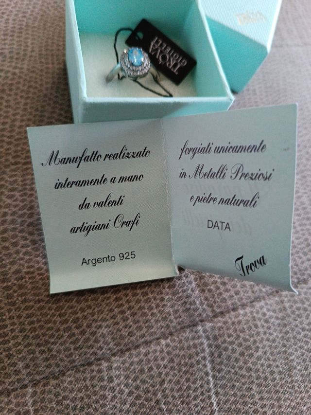 Anello in argento 925% con zircone