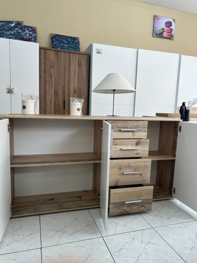 APARADOR JOANA 3 PUERTAS 4 CAJONES NUEVO